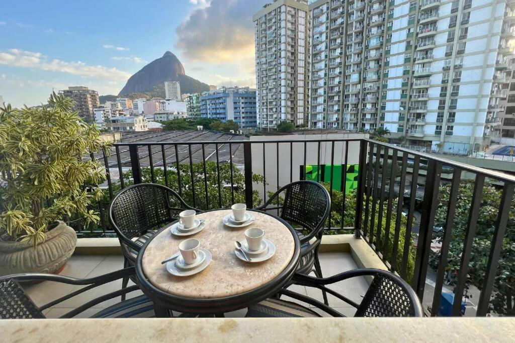 Apartment Lar Da Abundancia: 3 Quartos No Leblon Rio de Janeiro